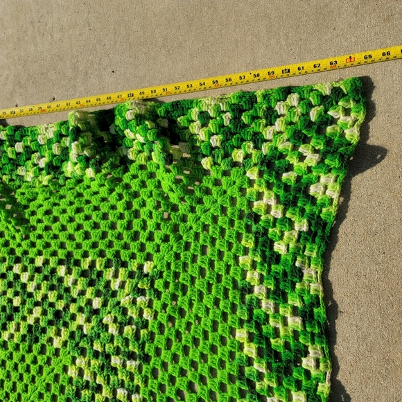 VINTAGE Crochet Blanket - Picture 10 of 10